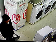 В Подольске неизвестные похитили товар из магазина бытовой техники